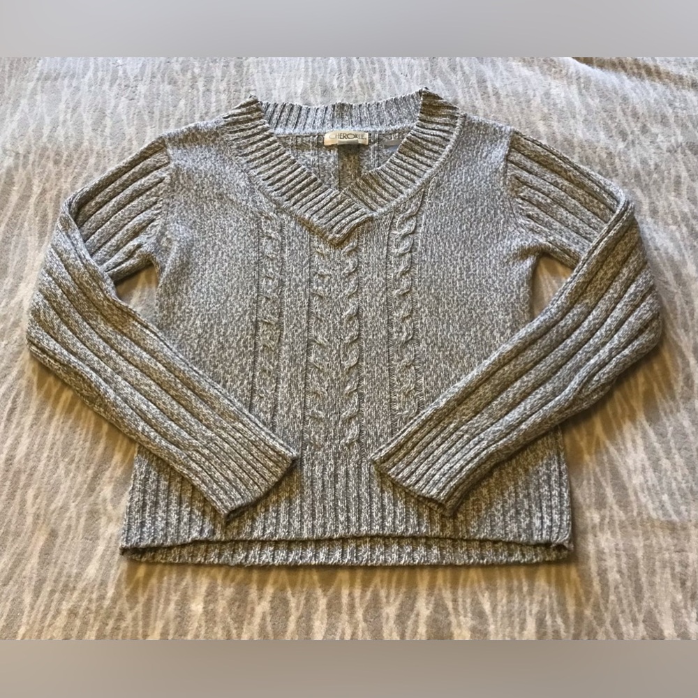 🩶🩶 Grey Cherokee V Neck Sweater 🩶🩶
